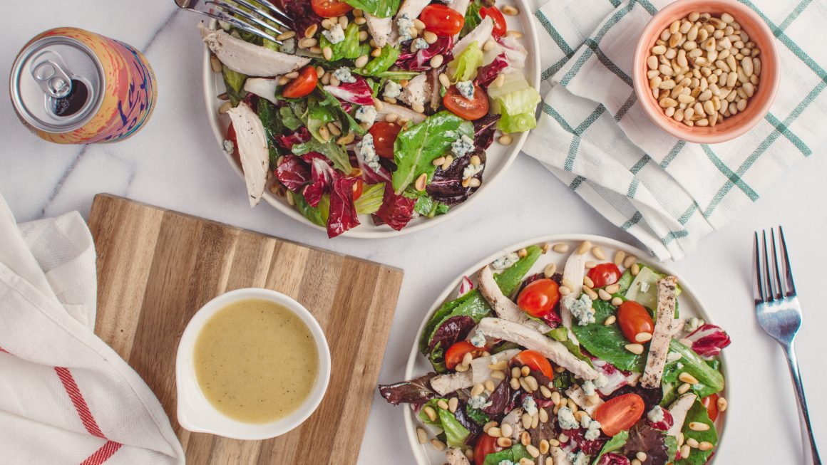 Yakin Saladmu Cocok Buat Diet? Cek Dulu Kalori Salad Dressing-nya!